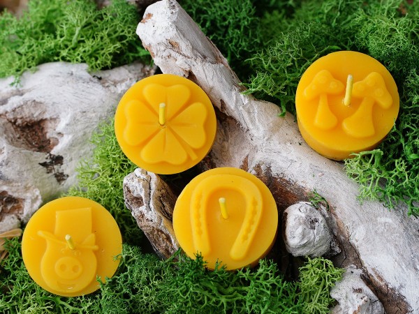 Bienenwachs Teelichter Set – 10 Stück + 1 Glasbehälter, Naturrein