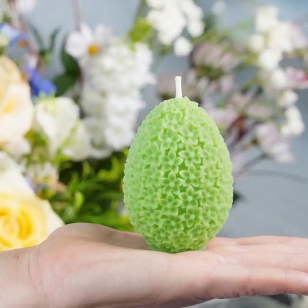 Kerze Ei mit Blütendesign aus Raps & Olivenwachs , 55x80mm in grün